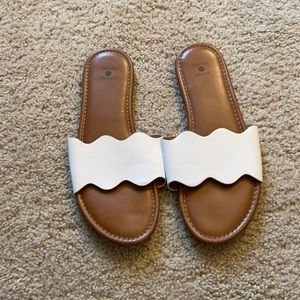 Adorable white sandals. Go with everything.